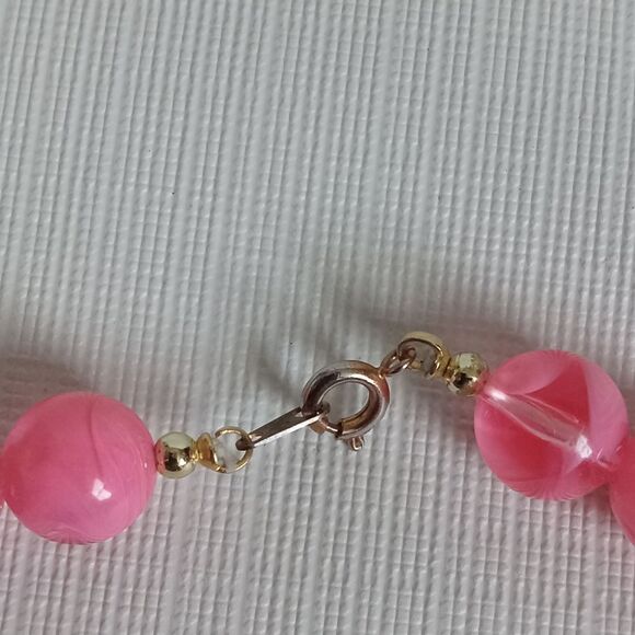 Bubblegum Pink Transparent Round Plastic Beaded Single Strand Fashion Necklace - Picture 9 of 10